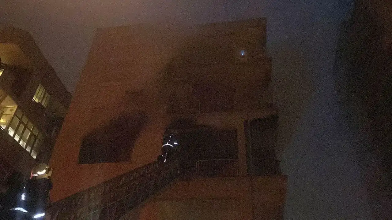 Muratpaşa’da Yangın Kabusu: Komşuların Dikkati Hayat Kurtardı! 4